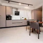 4r Royal Rojnic 3 Apartamento