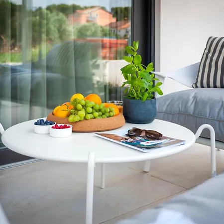 Apartment 4r Royal Rojnic 3
