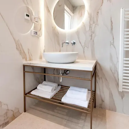 4r Royal Rojnic 3 Apartment *