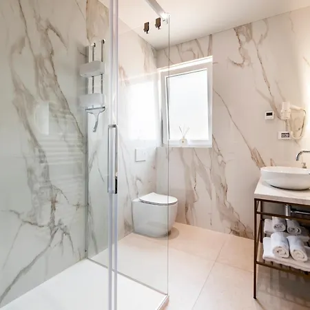 Apartment 4r Royal Rojnic 3