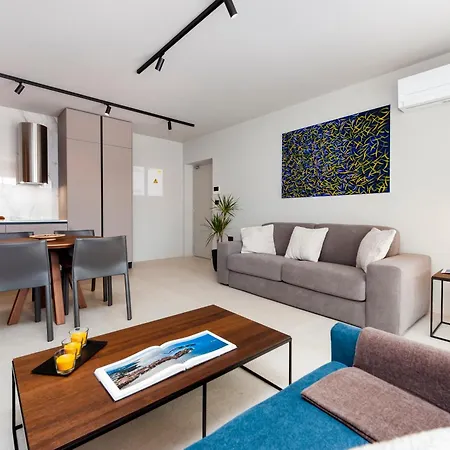 4r Royal Rojnic 3 Apartment *