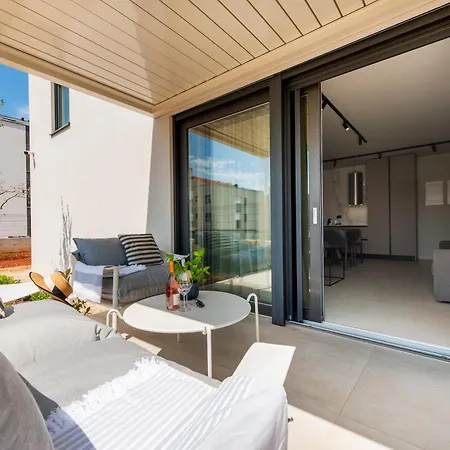 Apartment 4r Royal Rojnic 3 *