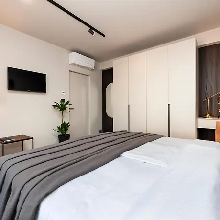 Apartment 4r Royal Rojnic 3