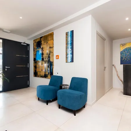 4r Royal Rojnic 3 Apartment *