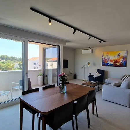 4r Royal Rojnic 3 Apartamento *